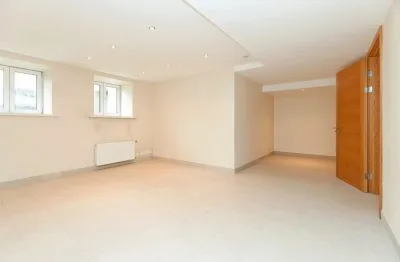 Pārdod tirdzniecības telpas, Stabu iela 92, Rīga, Labais krasts, Centrs / 112 000 € 4