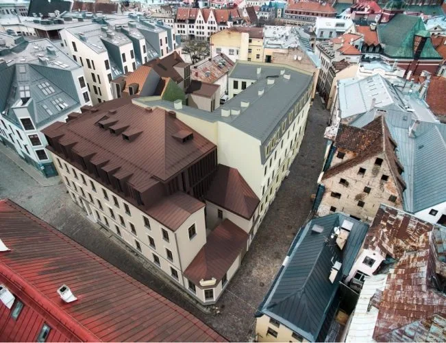 Peitavas iela 9/11 18