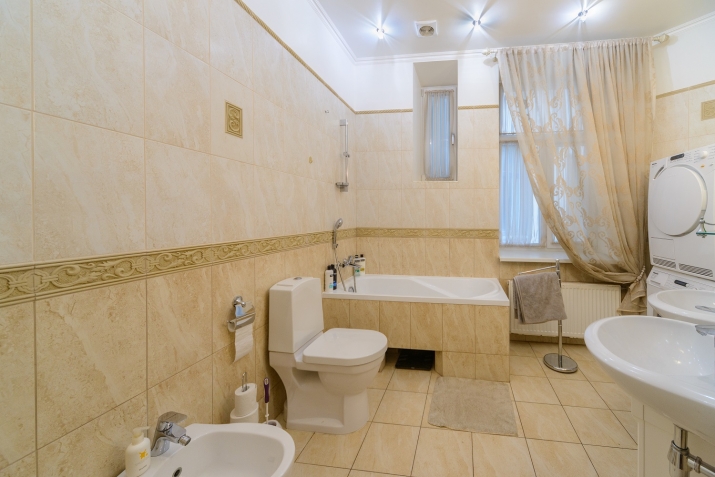 Pārdod dzīvokli, Dzirnavu iela 70, Rīga, Labais krasts, Centrs / 262 000 € 21