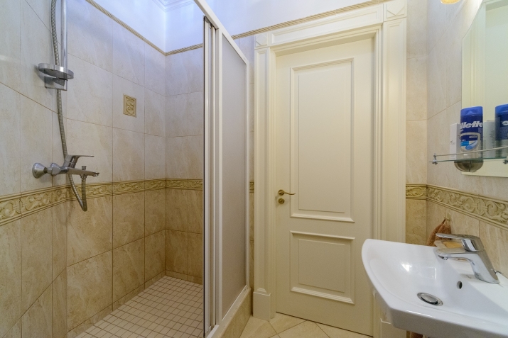 Pārdod dzīvokli, Dzirnavu iela 70, Rīga, Labais krasts, Centrs / 262 000 € 26