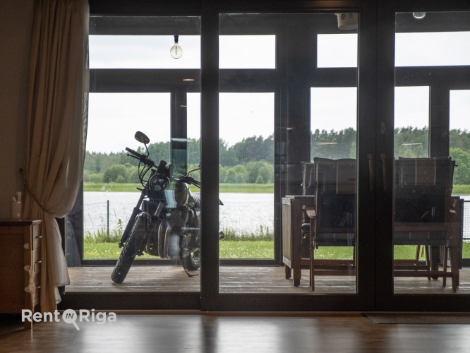 Izīrē māju, Vabu iela 11a, Rīga, Labais krasts, Vecāķi / 2 200 € 50