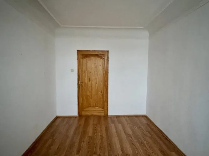Izīrē dzīvokli, Ādmiņu iela 8, Rīga, Labais krasts, Centrs / 400 € 6