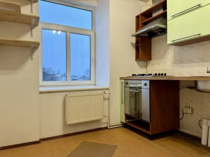 Izīrē dzīvokli, Ādmiņu iela 8, Rīga, Labais krasts, Centrs / 400 € 12