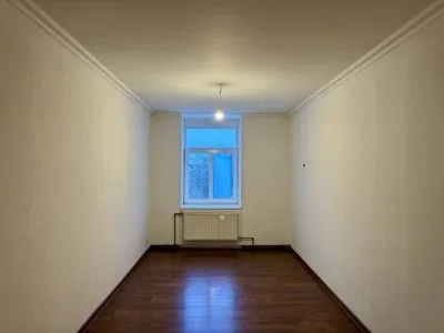 Izīrē dzīvokli, Ādmiņu iela 8, Rīga, Labais krasts, Centrs / 400 € 8