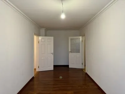 Izīrē dzīvokli, Ādmiņu iela 8, Rīga, Labais krasts, Centrs / 400 € 9