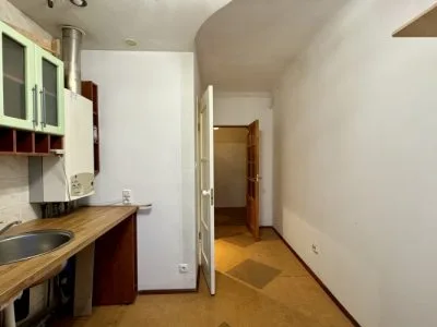 Izīrē dzīvokli, Ādmiņu iela 8, Rīga, Labais krasts, Centrs / 400 € 13