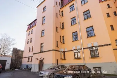 Izīrē dzīvokli, Ādmiņu iela 8, Rīga, Labais krasts, Centrs / 400 € 21