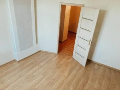 Izīrē dzīvokli, Ādmiņu iela 8, Rīga, Labais krasts, Centrs / 380 € 6