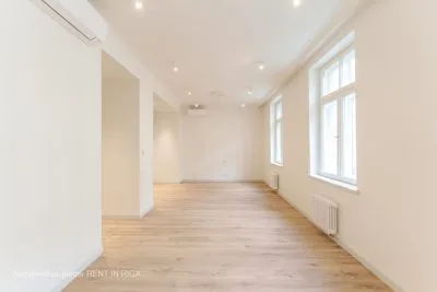 Pārdod dzīvokli, Vilandes iela 11, Rīga, Labais krasts, Centrs / 346 847 € 8