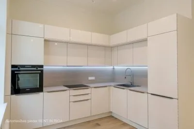 Pārdod dzīvokli, Vilandes iela 11, Rīga, Labais krasts, Centrs / 346 847 € 10