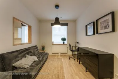 Izīrē dzīvokli, Lāčplēša iela 112a, Rīga, Labais krasts, Centrs / 450 € 2