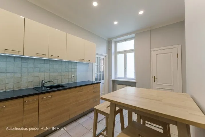 Izīrē dzīvokli, Tērbatas iela 9/11, Rīga, Labais krasts, Centrs / 900 € 11