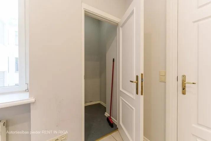 Izīrē dzīvokli, Tērbatas iela 9/11, Rīga, Labais krasts, Centrs / 900 € 13
