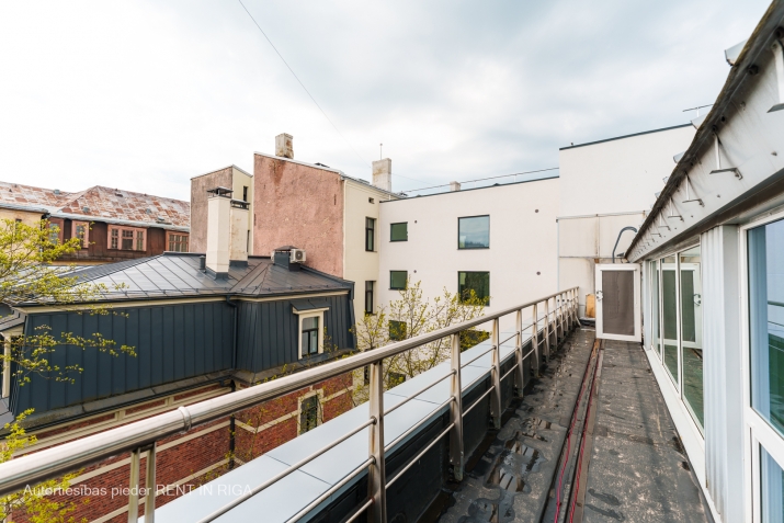 Izīrē biroju, Mednieku iela 4A, Rīga, Labais krasts, Centrs / 5 103 € 9