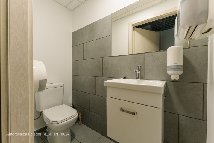 Izīrē biroju, Mednieku iela 4A, Rīga, Labais krasts, Centrs / 5 103 € 11