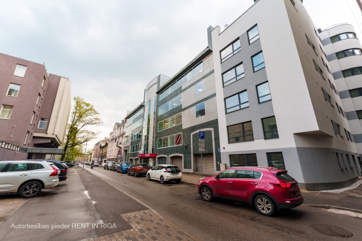 Izīrē biroju, Mednieku iela 4A, Rīga, Labais krasts, Centrs / 5 103 € 16