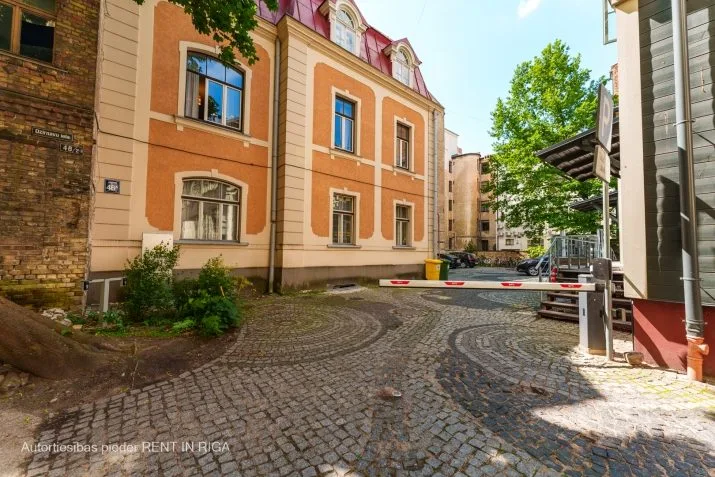 Izīrē dzīvokli, Dzirnavu iela 46A, Rīga, Labais krasts, Centrs / 1 300 € 17