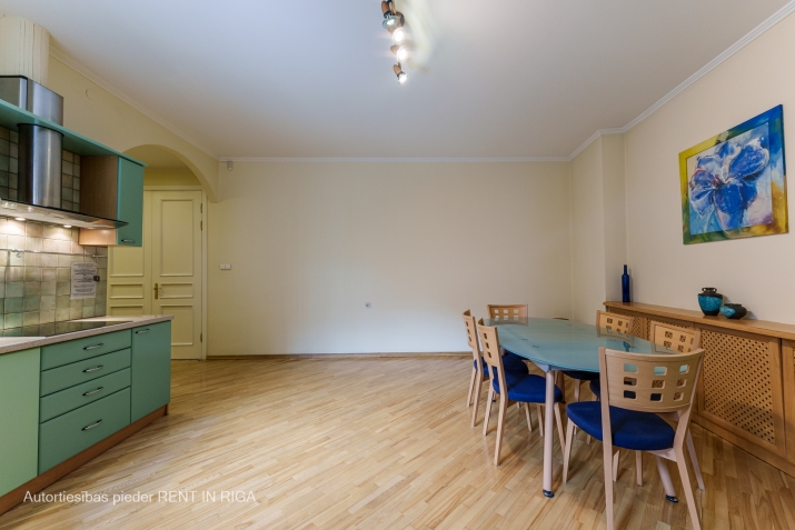 Izīrē dzīvokli, Dzirnavu iela 70, Rīga, Labais krasts, Centrs / 890 € 11