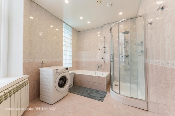 Izīrē dzīvokli, Dzirnavu iela 70, Rīga, Labais krasts, Centrs / 890 € 24