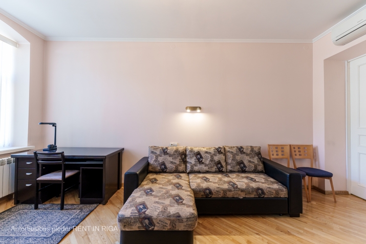 Izīrē dzīvokli, Dzirnavu iela 70, Rīga, Labais krasts, Centrs / 890 € 22