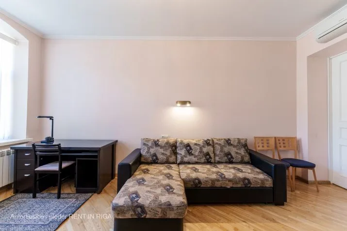Izīrē dzīvokli, Dzirnavu iela 70, Rīga, Labais krasts, Centrs / 890 € 22