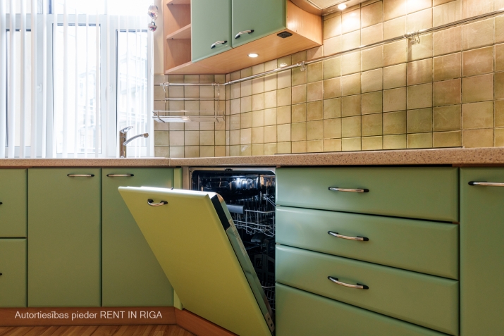 Izīrē dzīvokli, Dzirnavu iela 70, Rīga, Labais krasts, Centrs / 890 € 9