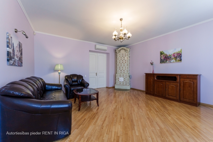 Izīrē dzīvokli, Dzirnavu iela 70, Rīga, Labais krasts, Centrs / 890 € 18