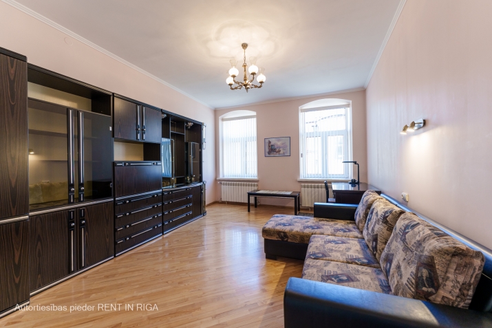 Izīrē dzīvokli, Dzirnavu iela 70, Rīga, Labais krasts, Centrs / 890 € 19