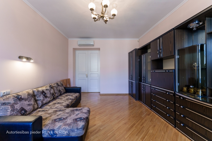 Izīrē dzīvokli, Dzirnavu iela 70, Rīga, Labais krasts, Centrs / 890 € 20