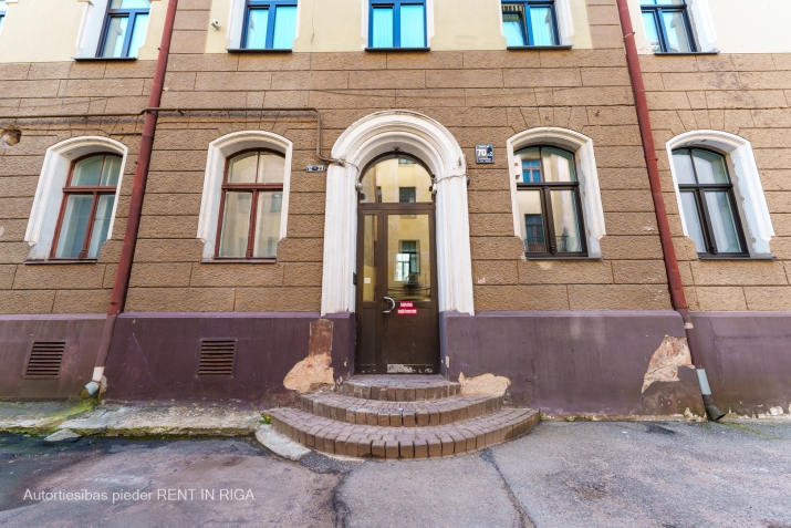 Izīrē dzīvokli, Dzirnavu iela 70, Rīga, Labais krasts, Centrs / 890 € 33