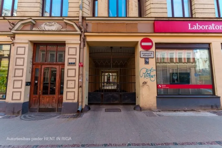 Izīrē dzīvokli, Dzirnavu iela 70, Rīga, Labais krasts, Centrs / 890 € 36