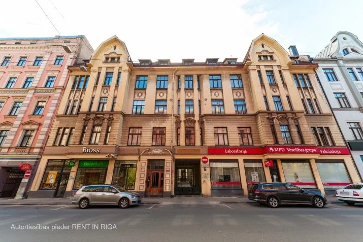 Izīrē dzīvokli, Dzirnavu iela 70, Rīga, Labais krasts, Centrs / 890 € 37