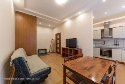 Izīrē dzīvokli, Dzirnavu iela 70, Rīga, Labais krasts, Centrs / 520 € 1