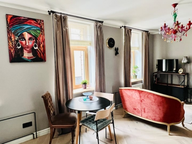 Izīrē dzīvokli, Strēlnieku iela 15, Rīga, Labais krasts, Centrs / 600 € 2