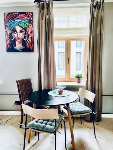 Izīrē dzīvokli, Strēlnieku iela 15, Rīga, Labais krasts, Centrs / 600 € 5