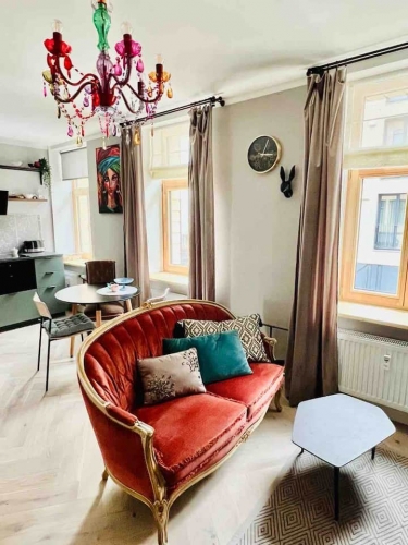 Izīrē dzīvokli, Strēlnieku iela 15, Rīga, Labais krasts, Centrs / 600 € 12