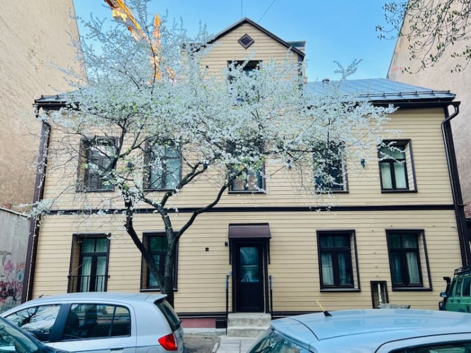 Izīrē dzīvokli, Strēlnieku iela 15, Rīga, Labais krasts, Centrs / 600 € 18
