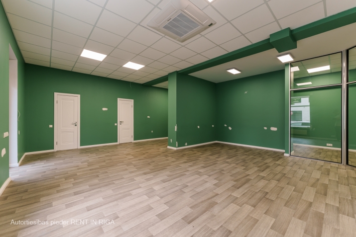 Izīrē tirdzniecības telpas, Rūpniecības iela 52, Rīga, Labais krasts, Centrs / 1 480 € 8