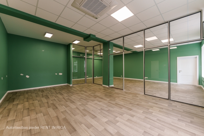 Izīrē tirdzniecības telpas, Rūpniecības iela 52, Rīga, Labais krasts, Centrs / 1 480 € 9
