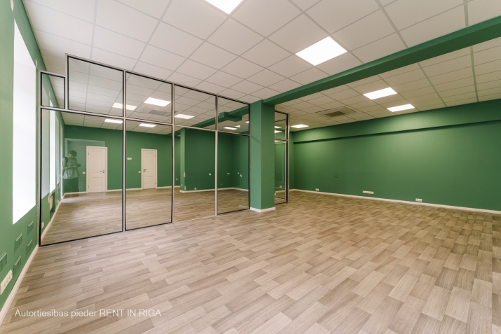 Izīrē tirdzniecības telpas, Rūpniecības iela 52, Rīga, Labais krasts, Centrs / 1 480 € 10