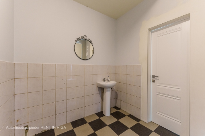 Izīrē tirdzniecības telpas, Rūpniecības iela 52, Rīga, Labais krasts, Centrs / 1 480 € 13