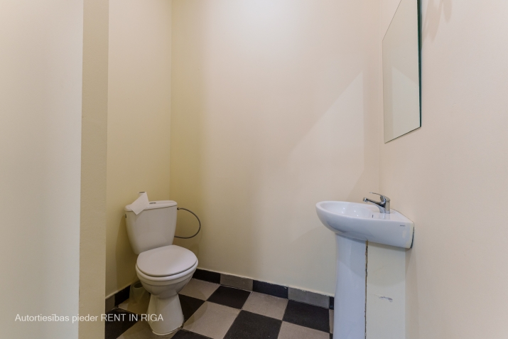 Izīrē tirdzniecības telpas, Rūpniecības iela 52, Rīga, Labais krasts, Centrs / 1 480 € 14