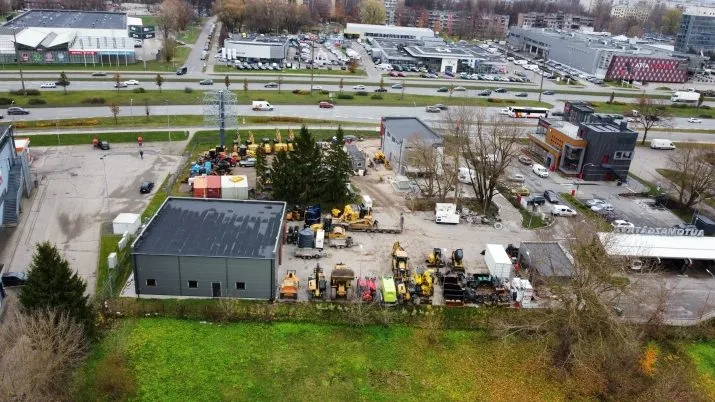 Izīrē tirdzniecības telpas, Krasta iela 83A, Rīga, Labais krasts, Centrs / 3 800 € 9