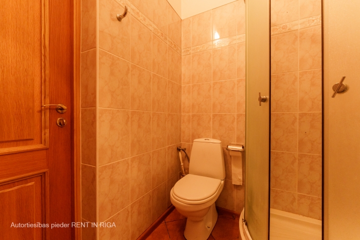 Izīrē māju, Upesciema iela 50, Rīga, Labais krasts, Berģi / 1 000 € 19