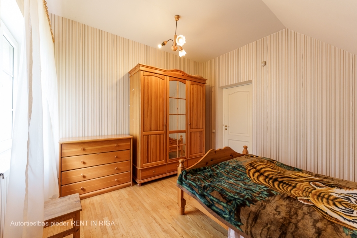 Izīrē māju, Upesciema iela 50, Rīga, Labais krasts, Berģi / 1 000 € 12