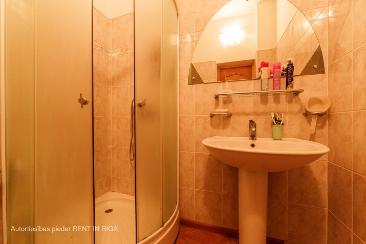Izīrē māju, Upesciema iela 50, Rīga, Labais krasts, Berģi / 1 000 € 20