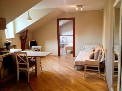 Pārdod dzīvokli, Skolas iela 8, Rīga, Labais krasts, Centrs / 89 900 € 1