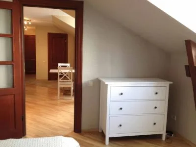Pārdod dzīvokli, Skolas iela 8, Rīga, Labais krasts, Centrs / 89 900 € 4