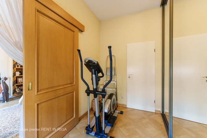 Izīrē dzīvokli, Baznīcas iela 35, Rīga, Labais krasts, Centrs / 2 300 € 20
