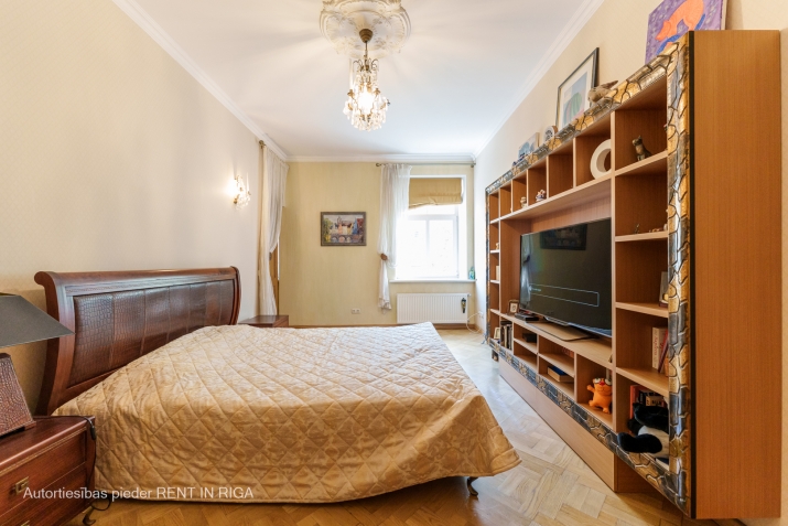 Izīrē dzīvokli, Baznīcas iela 35, Rīga, Labais krasts, Centrs / 2 300 € 17